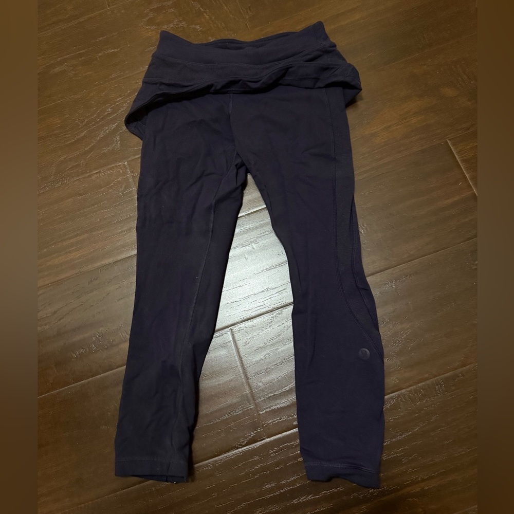 Lululemon Athletica cropped black leggings - size 4